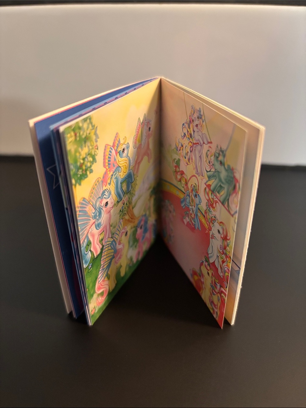 Classic My Little Pony Mini Glory Figure & Book Set - Picture 3 of 9